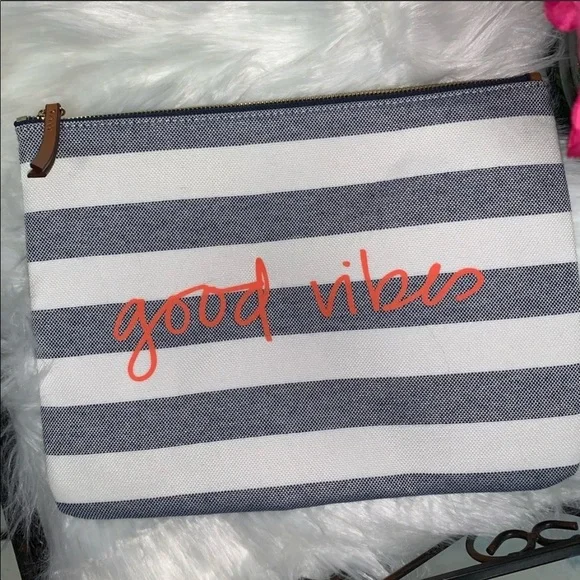 🌺Stella & Dot Good Vibes Pouch🌺 - Picture 3 of 6